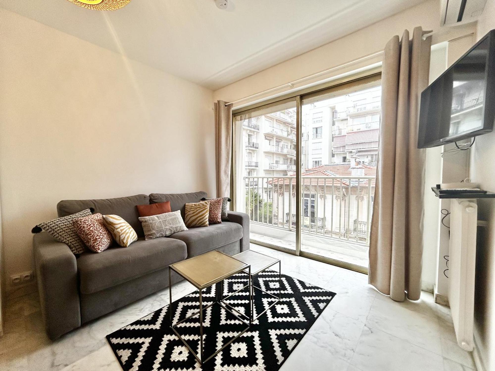 Aparthotel Riviera - Nice Carre D'Or - Large Studio Ac Terrasse - Tres Calme - Balcon Berlioz 2 Екстер'єр фото