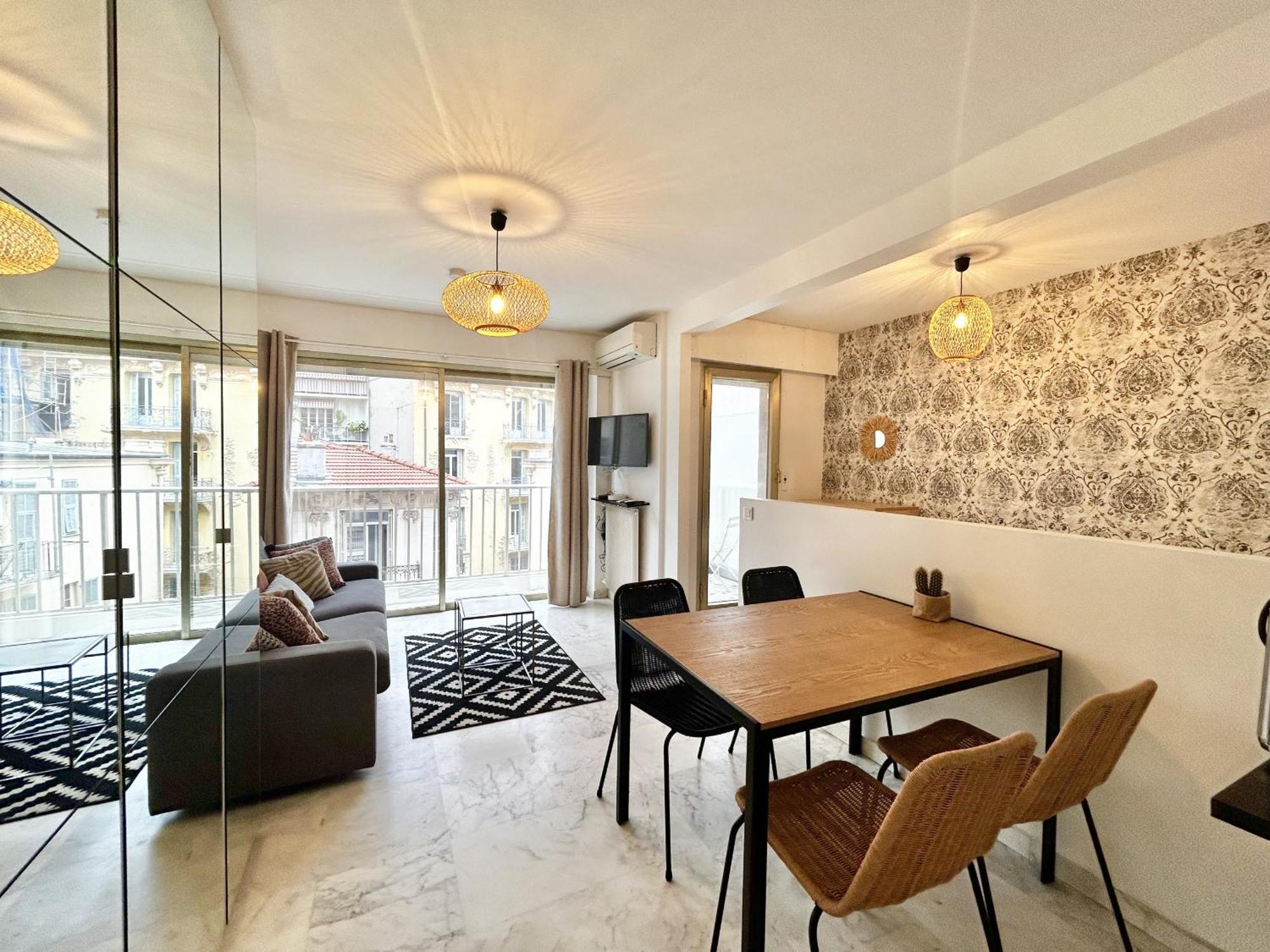 Aparthotel Riviera - Nice Carre D'Or - Large Studio Ac Terrasse - Tres Calme - Balcon Berlioz 2 Екстер'єр фото